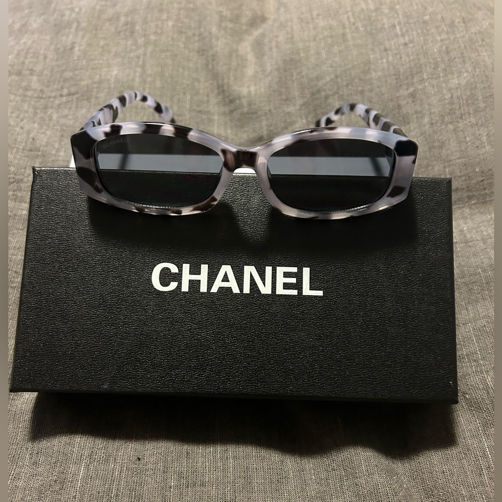 Women’s CHANEL Oval Sunglasses NEW